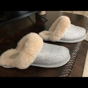 UGG Slippers size 6